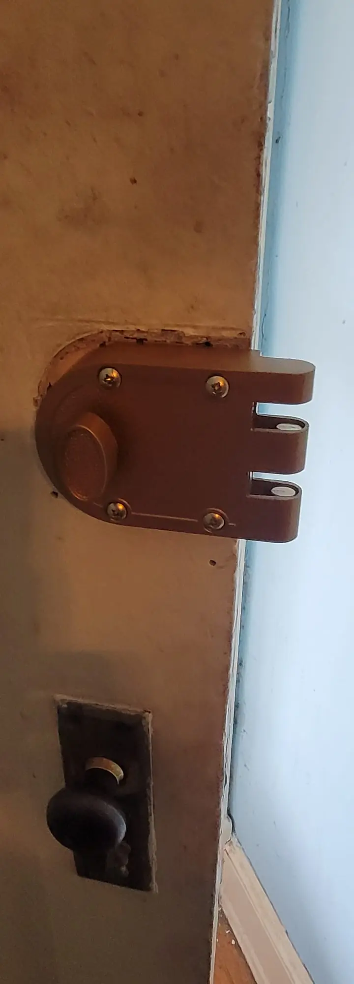 Automotive lockout assistance by Maryland Emergency Lock & Key